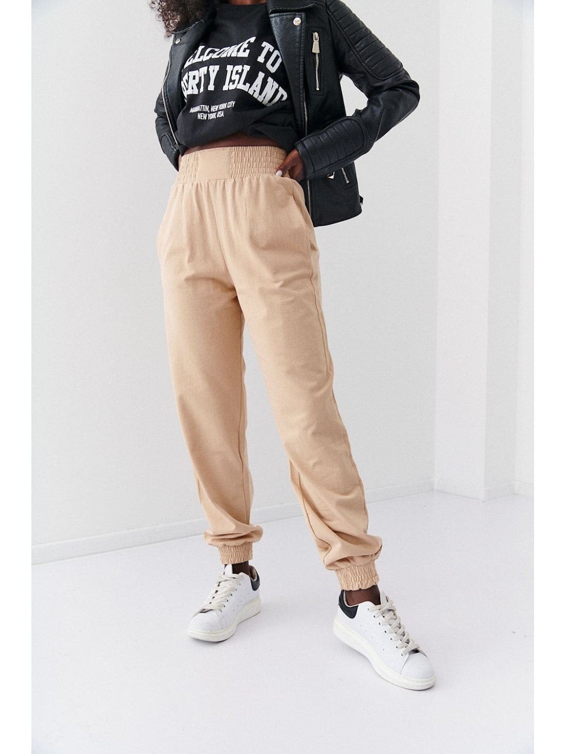 Cotton joggers with pockets, beige 22180 - Online store - Boutique